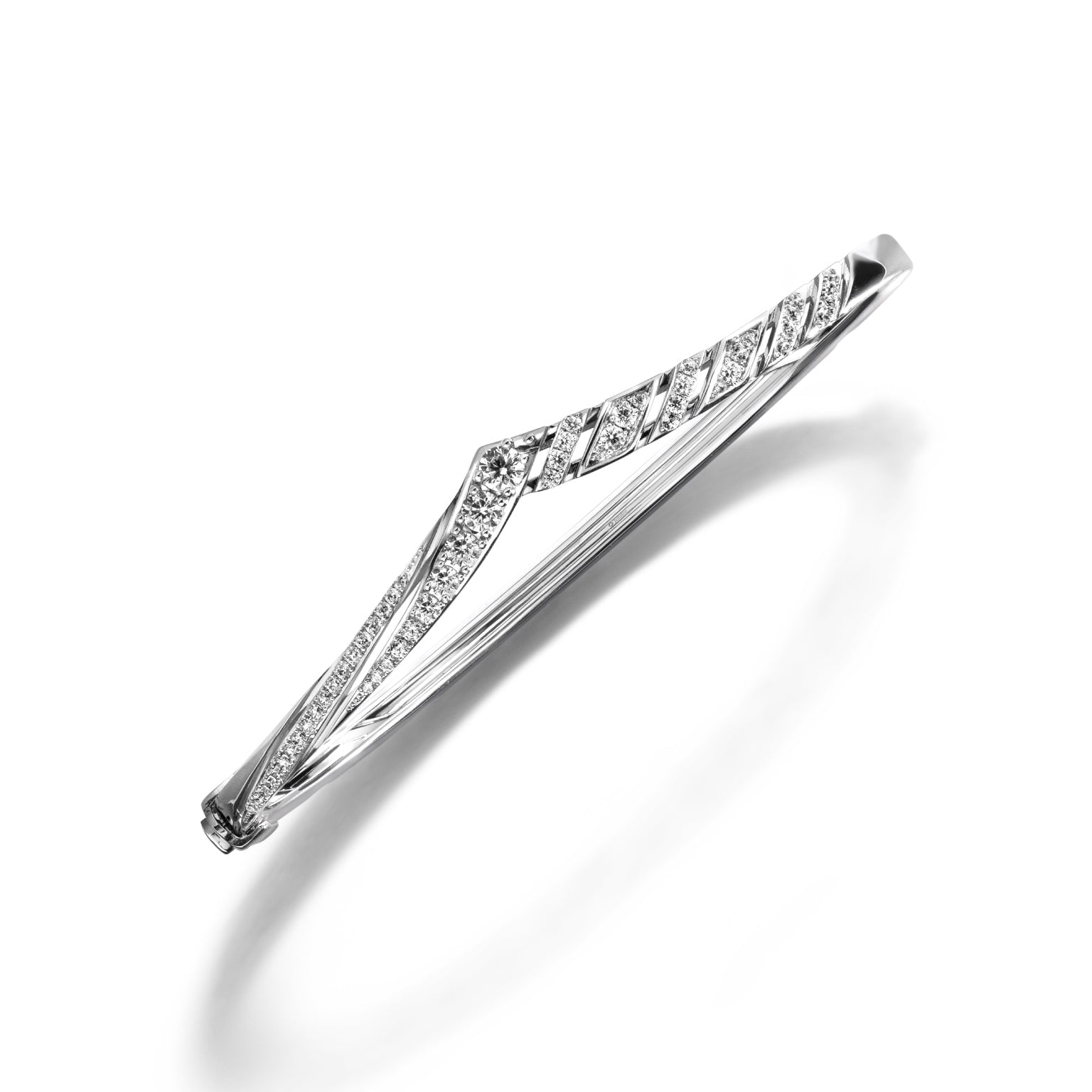 Larme d'Amour Élan Bangle Diamond Bracelet