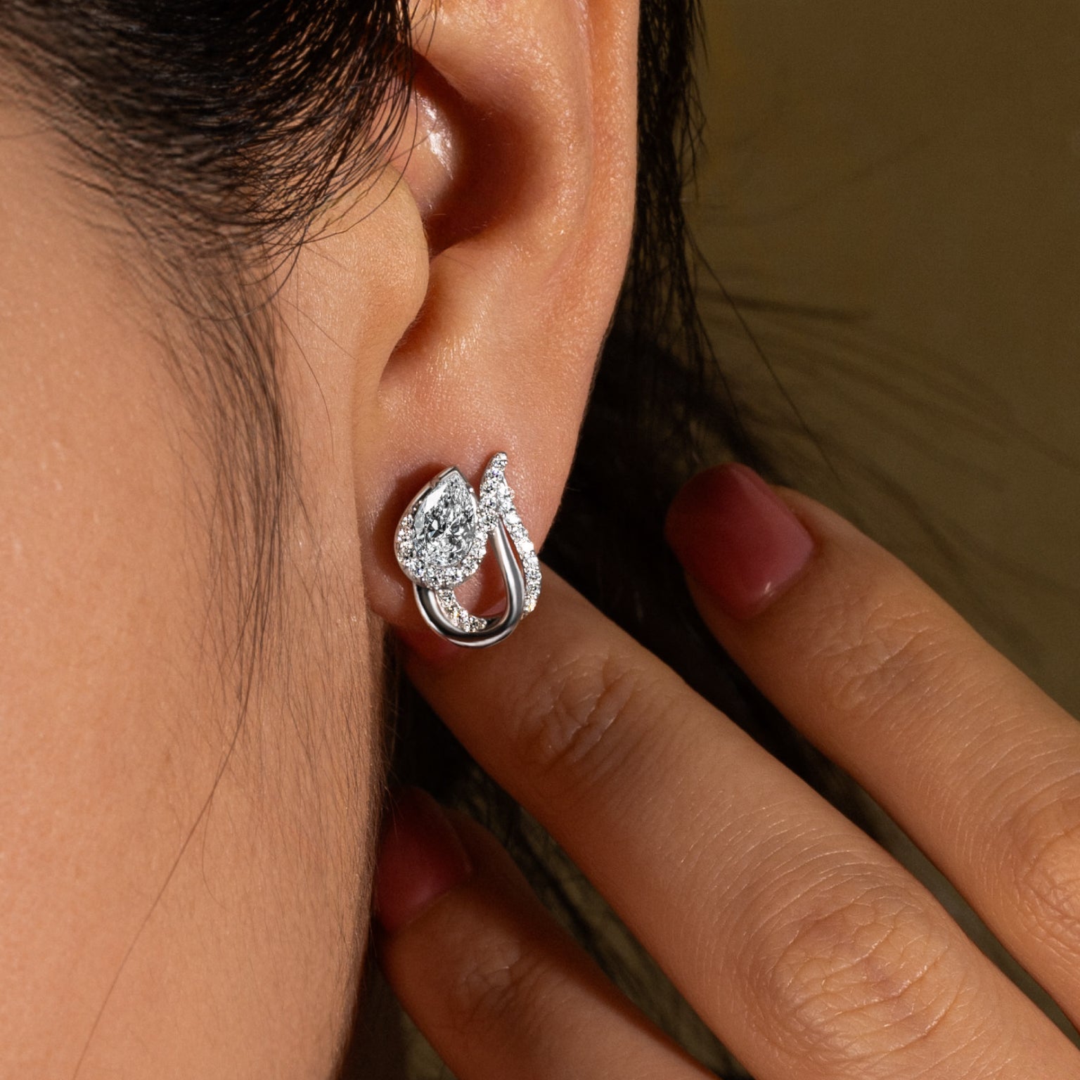 ต่างหูเพชร Chinese New Year Serenity's Spiral Diamond Earrings