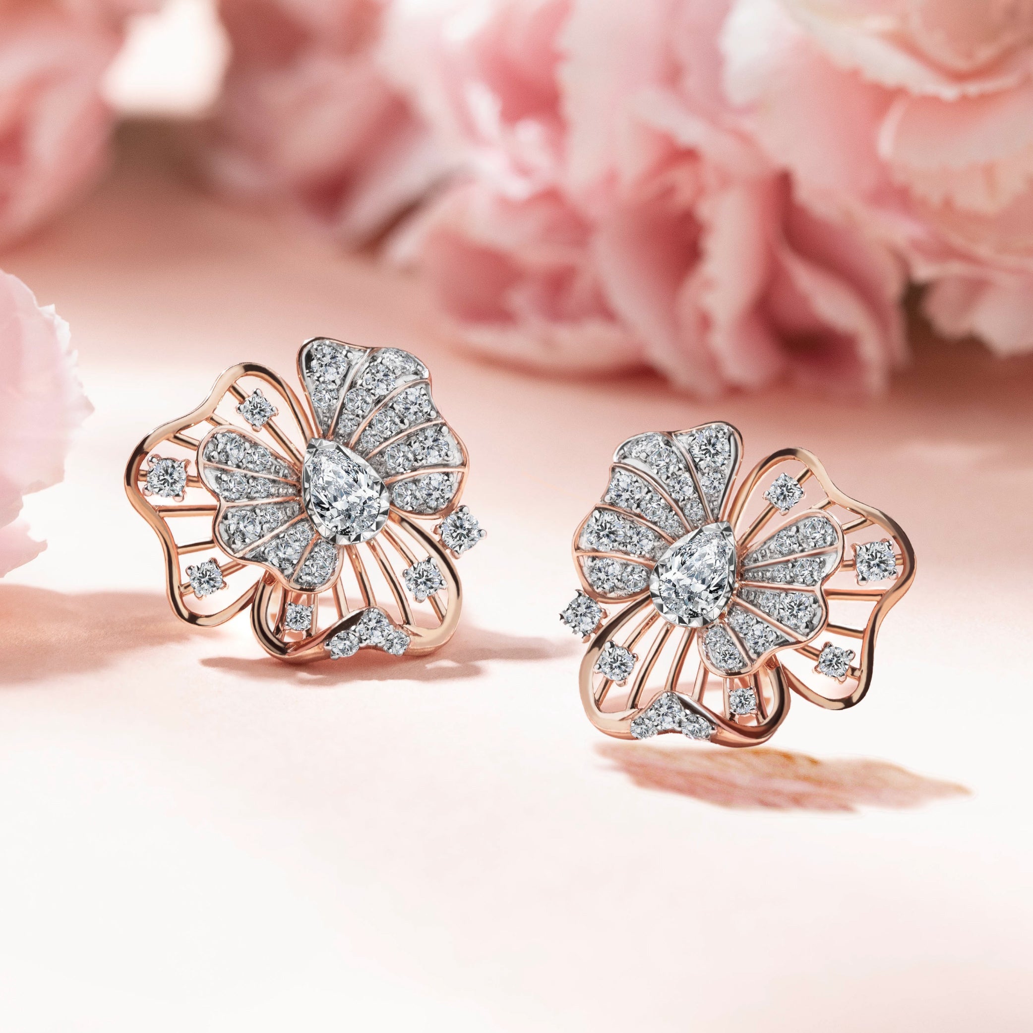 ต่าหูเพชร Le Ruban Fleur Earrings