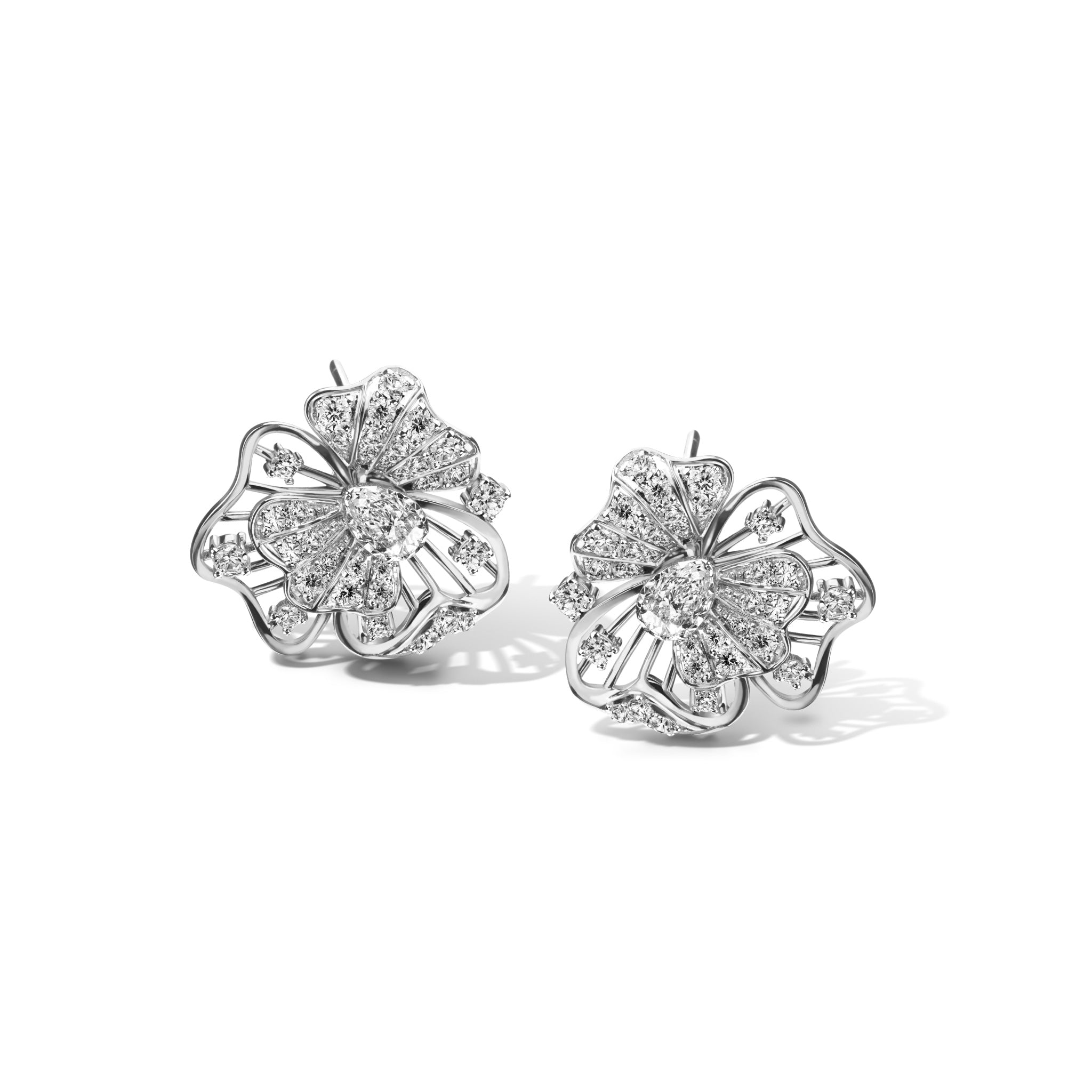 ต่างหูเพชร Le Ruban Fleur Earrings