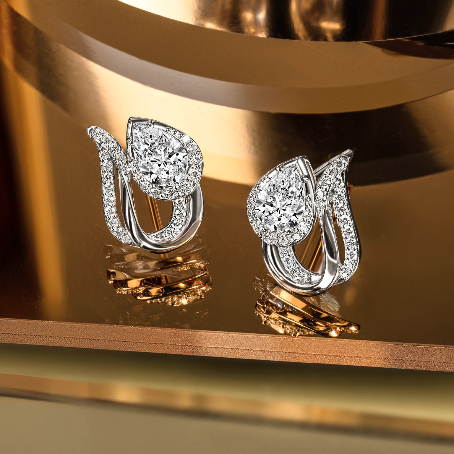 ต่างหูเพชร Chinese New Year Serenity's Spiral Diamond Earrings