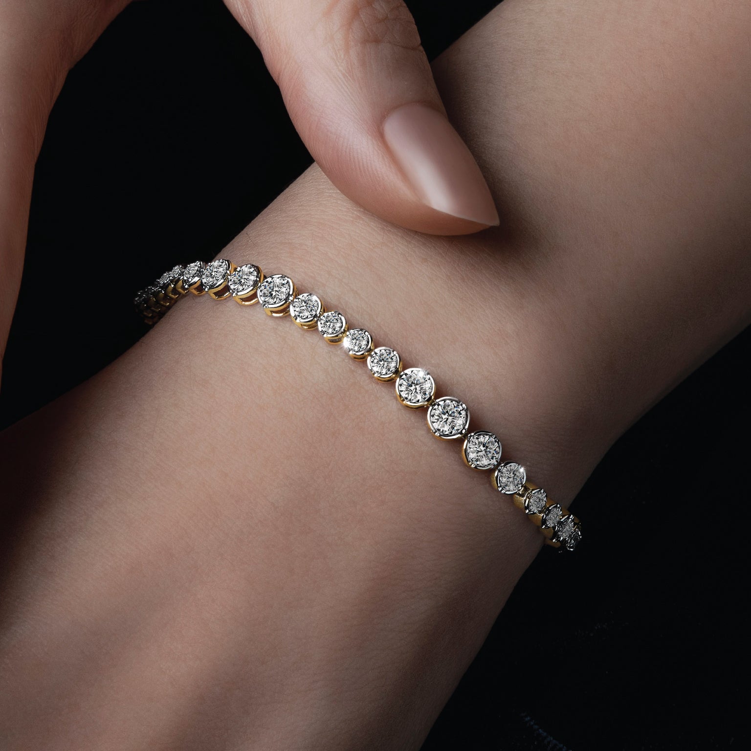 สร้อยข้อมือเพชร The Serene Symphony Diamondline Bracelet