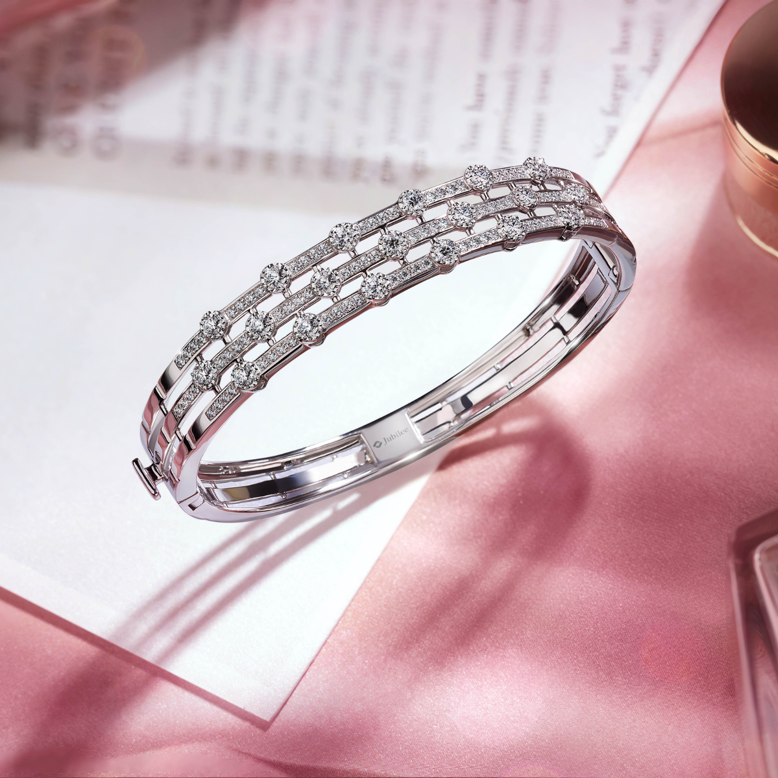 กำไลข้อมือเพชร The Moment of Love Bangle