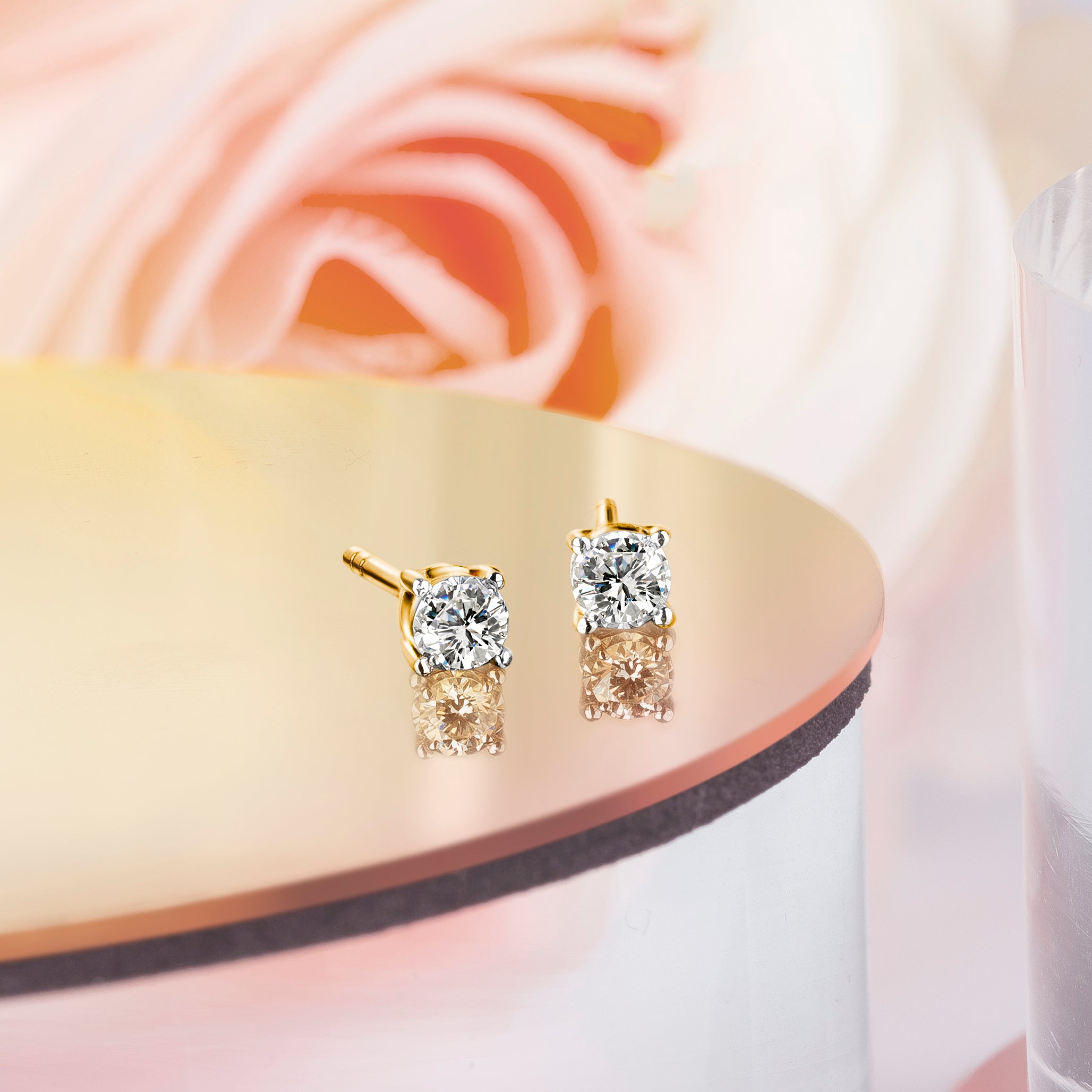 ต่างหูเพชร Mini Diamond Stud Earrings