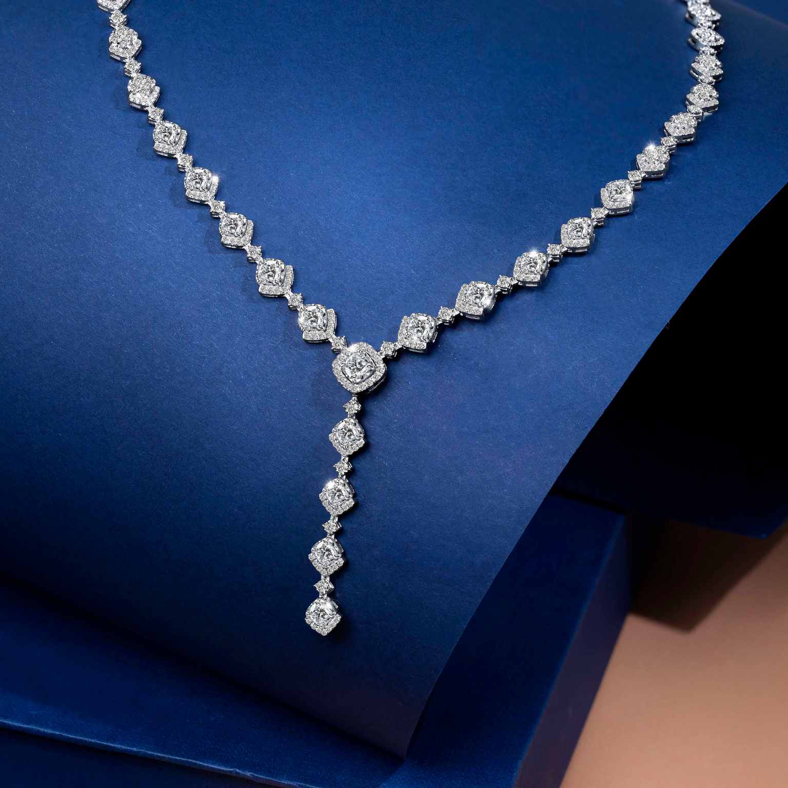 Centennial 90 Facets Diamond Necklace (Certificate: HRD)