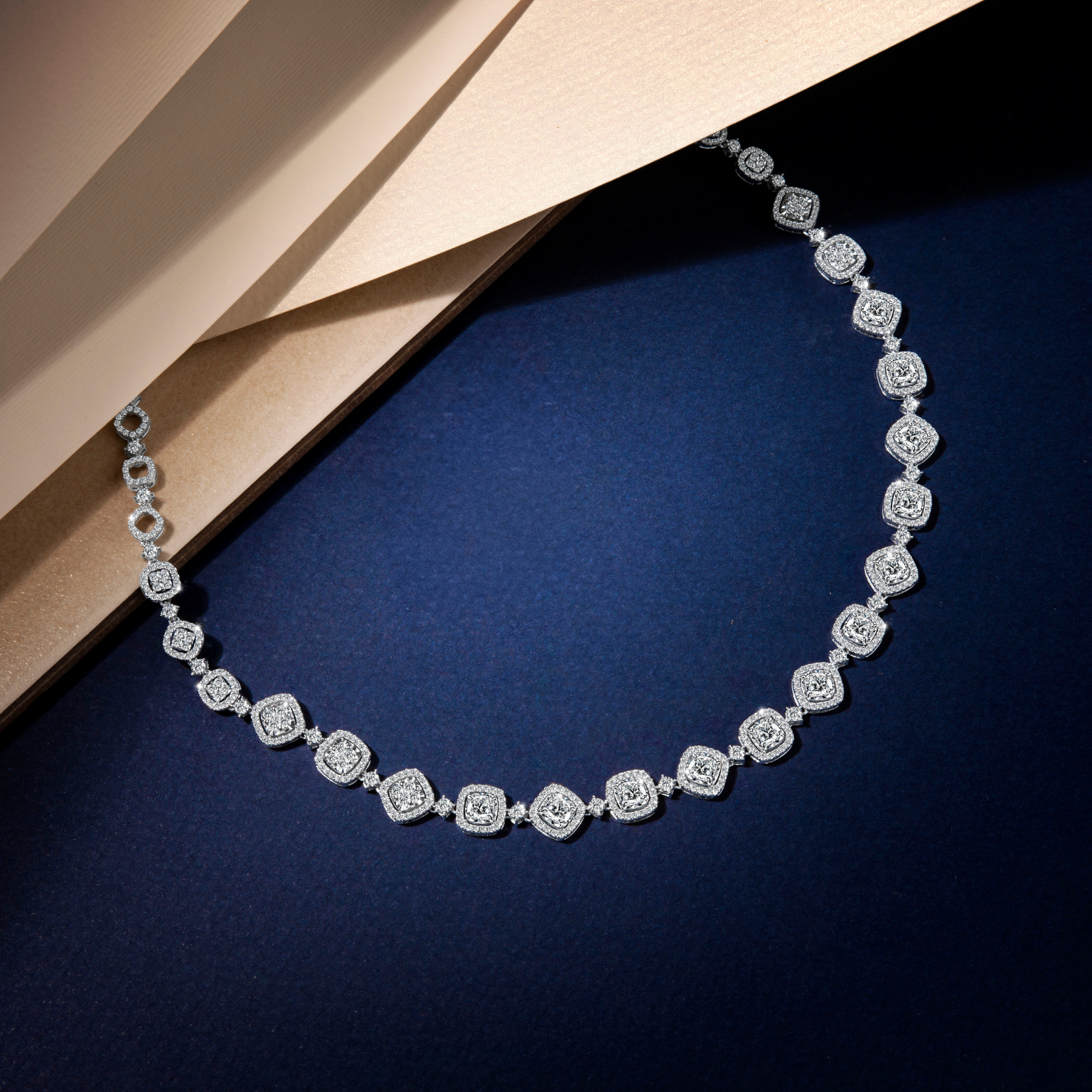 สร้อยคอเพชร Centennial 90 Facets Diamond Necklace (Certificate: HRD)