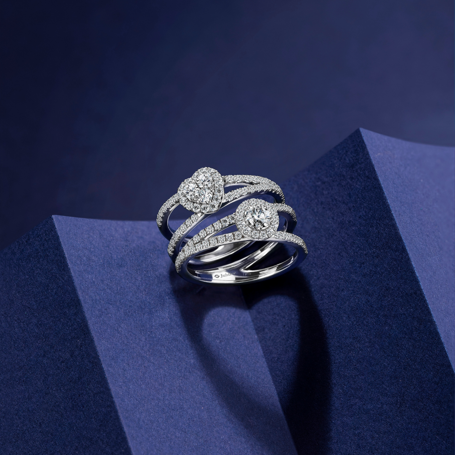 แหวนเพชร The Warmth of Heart Halo Twisted Diamond Ring