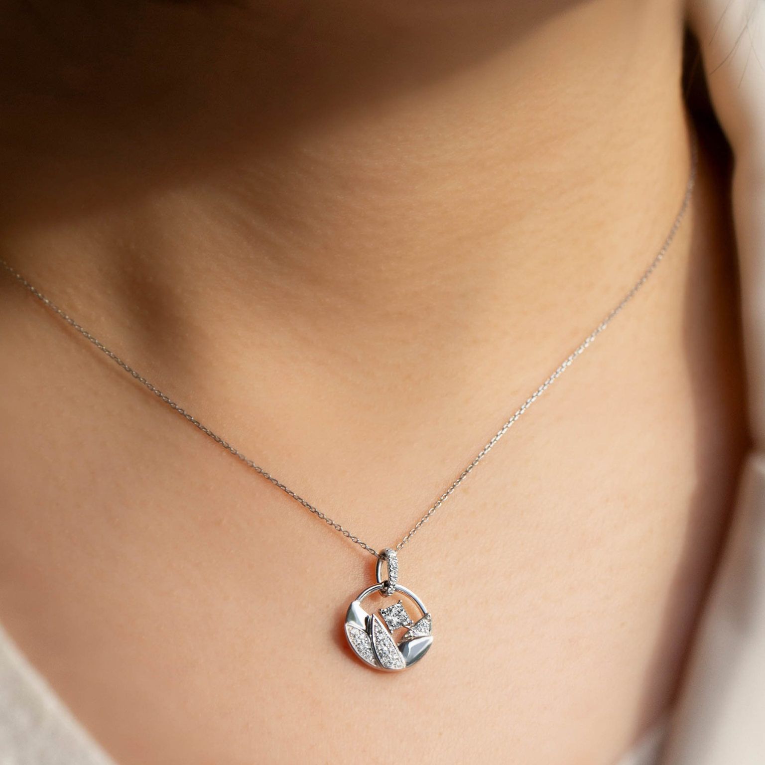 จี้เพชร Love Blooming Tulip Sparkle Pendant