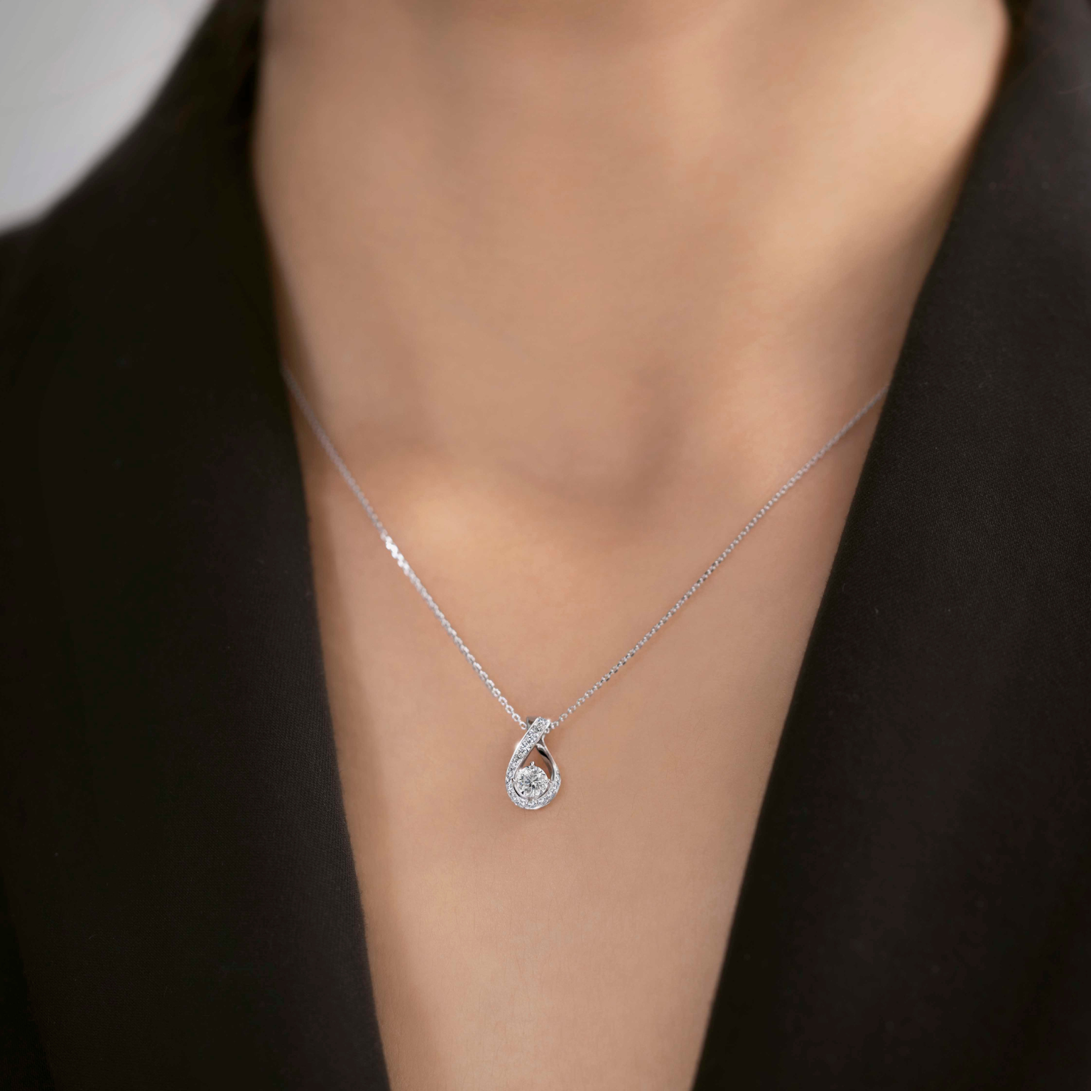 จี้เพชรพร้อมสร้อยคอ Droplette Pendant Necklace with Chain