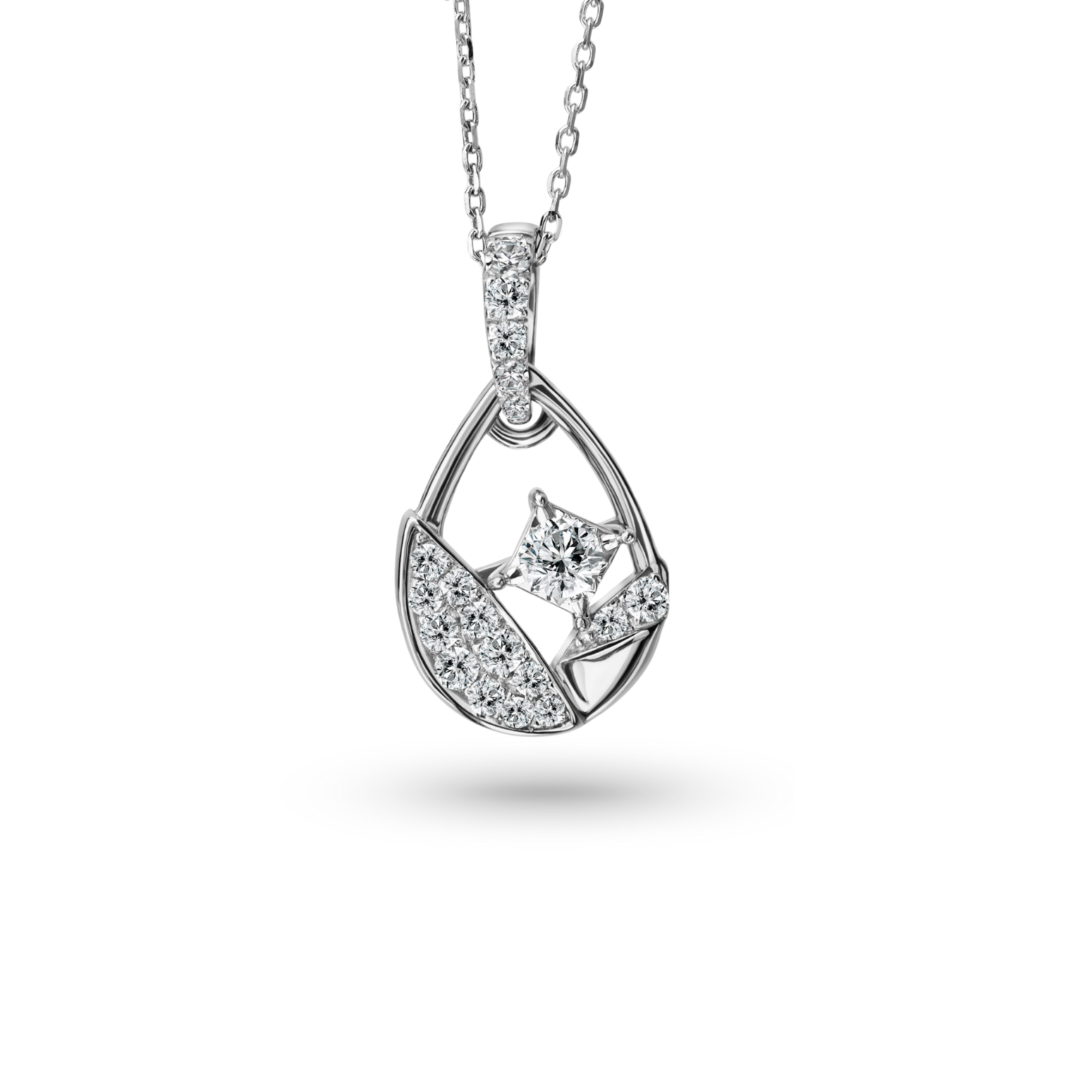 จี้เพชร Love Blooming Luster Petal Pendant