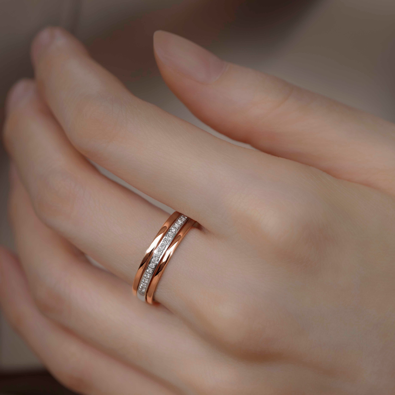 แหวนเพชร Single Spectrum White-Rose Band Ring