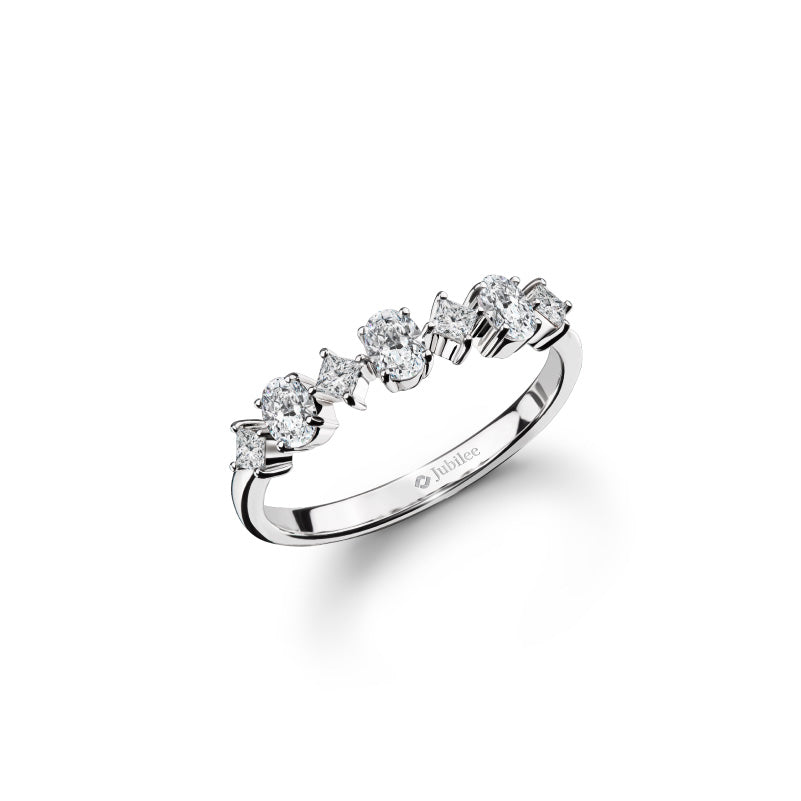 แหวนเพชร The Promise Oval with Princess Diamond Shape Ring