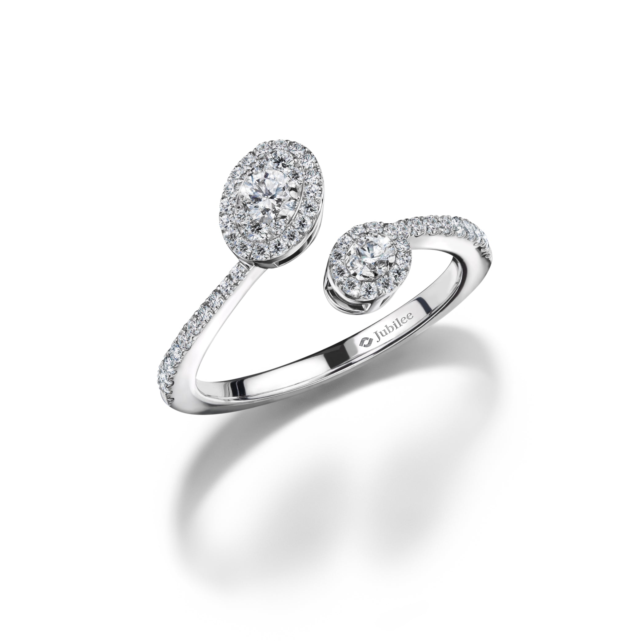 แหวนเพชร Natural Neat Oval Diamond Ring