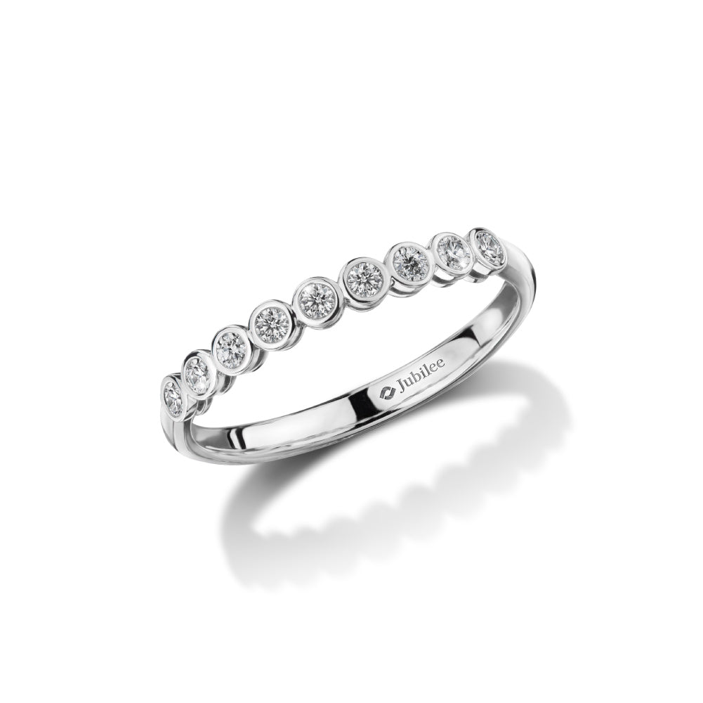 แหวนเพชร Sleek Serenity Modern Ring