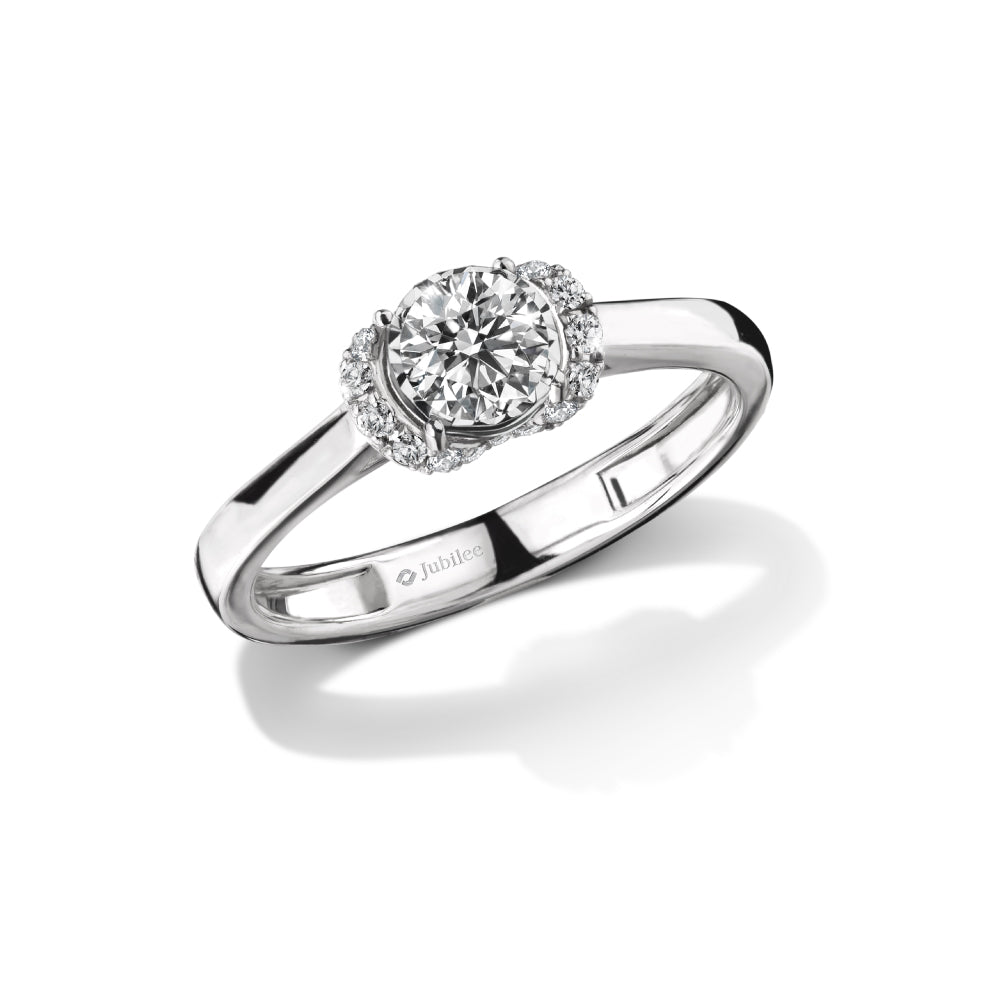 Graceful Aura Solitaire Ring