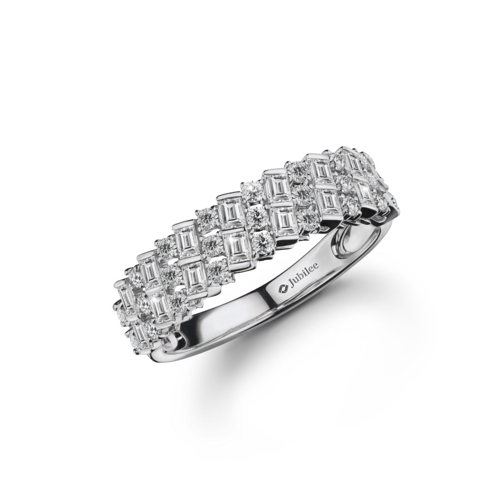 แหวนเพชร Diamond Line Striping Baguette Ring