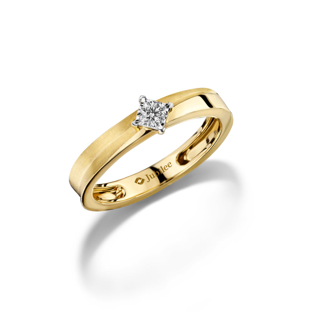 Dazzling Single Ring