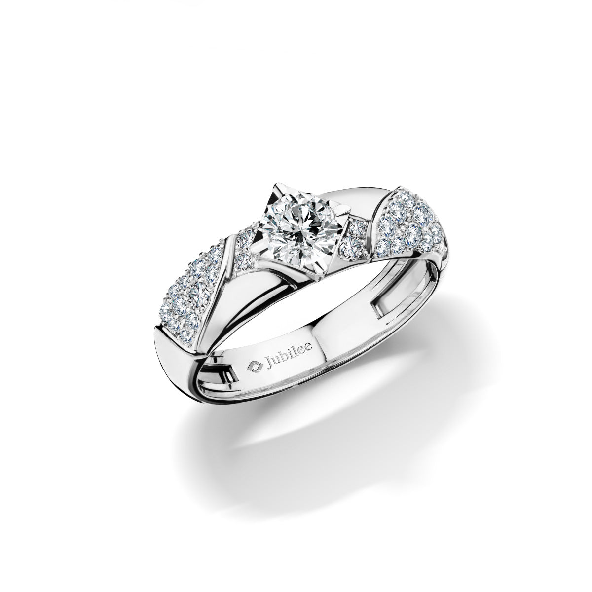 Love Blooming Shimmering Diamond Ring