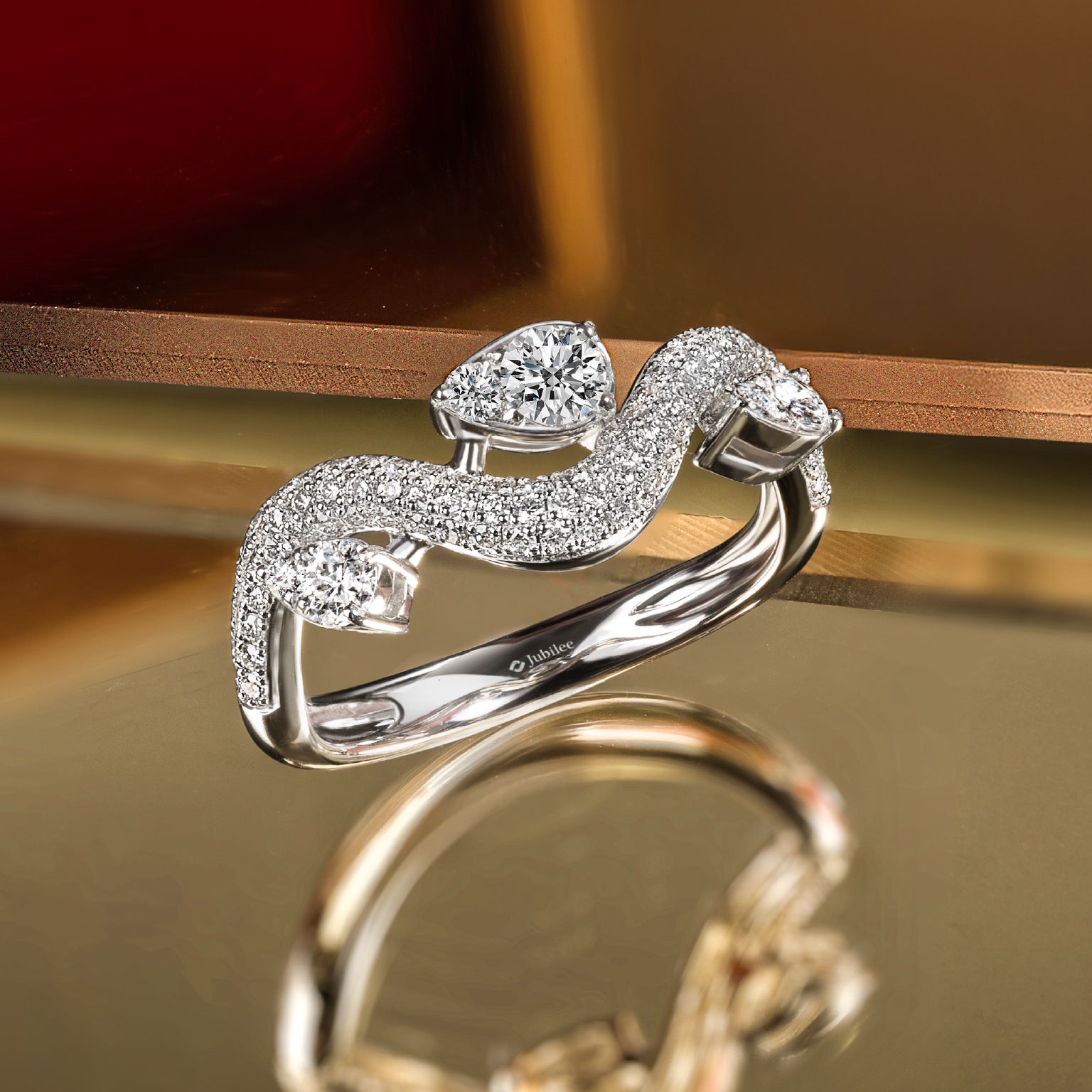 แหวนเพชร Chinese New Year Serenity's Spiral Diamond Ring