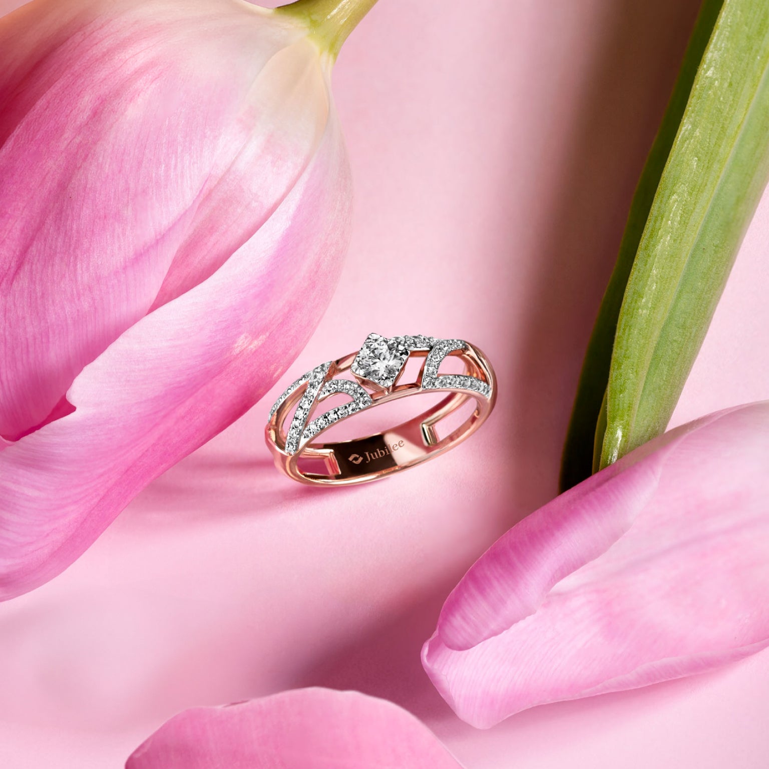 Love Blooming Tulip Twist Ring